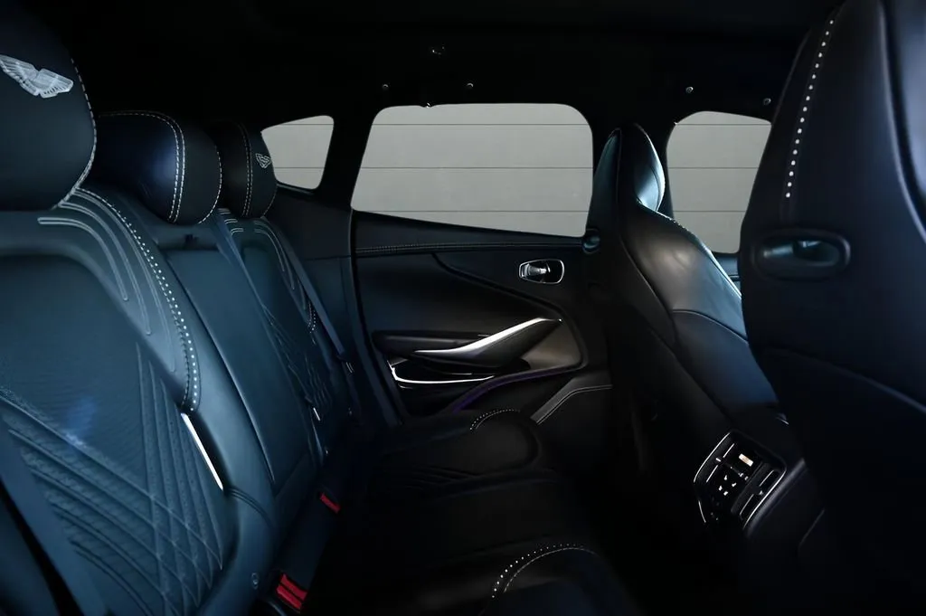 2021 Aston Martin DBX Base - Photo 30