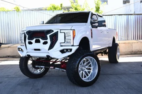 Another view of 2018 Ford Super Duty F-250 SRW LARIAT for sale in Hillside, NJ at Luxury Motor Cars