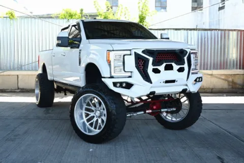 White 2018 Ford Super Duty F-250 SRW LARIAT for sale in Hillside, NJ