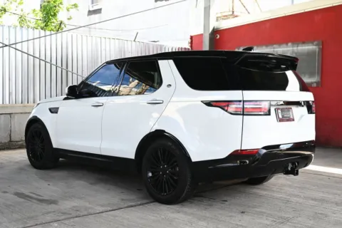More photos of 2018 Land Rover Discovery HSE Luxury at Luxury Motor Cars, NJ