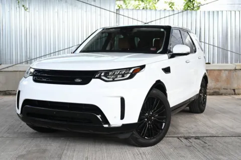 Another view of 2018 Land Rover Discovery HSE Luxury for sale in Hillside, NJ at Luxury Motor Cars