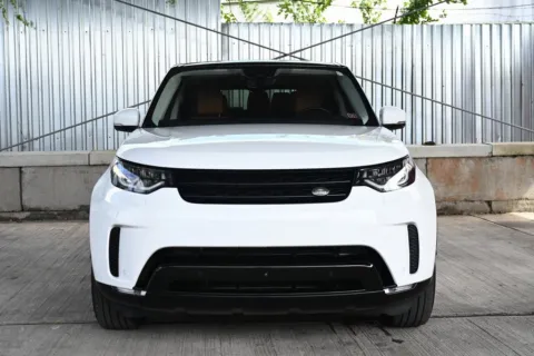 Photos of 2018 Land Rover Discovery HSE Luxury for sale in Hillside, NJ at Luxury Motor Cars