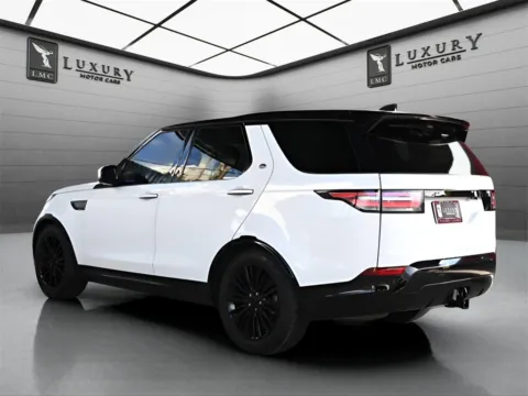 More photos of 2018 Land Rover Discovery HSE Luxury at Luxury Motor Cars, NJ