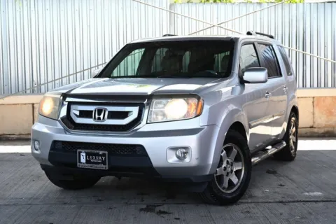 Another view of 2009 Honda Pilot Touring for sale in Hillside, NJ at Luxury Motor Cars