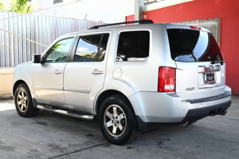 More photos of 2009 Honda Pilot Touring at Luxury Motor Cars, NJ