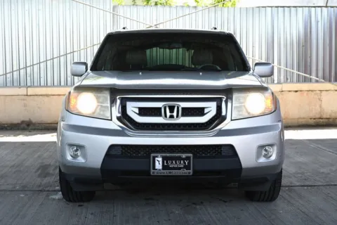 Photos of 2009 Honda Pilot Touring for sale in Hillside, NJ at Luxury Motor Cars