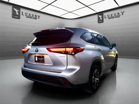 More photos of 2023 Toyota Highlander Hybrid XLE at Luxury Motor Cars, NJ