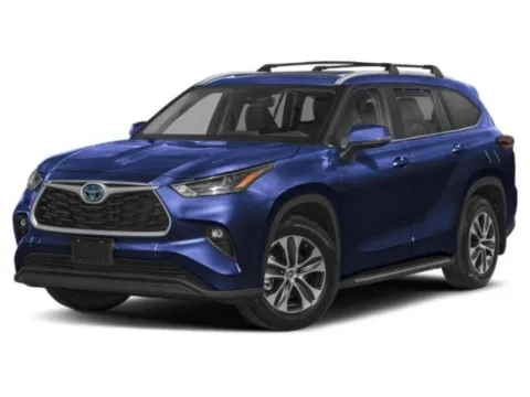 Silver 2023 Toyota Highlander Hybrid XLE for sale in Hillside, NJ