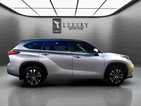 More photos of 2023 Toyota Highlander Hybrid XLE at Luxury Motor Cars, NJ