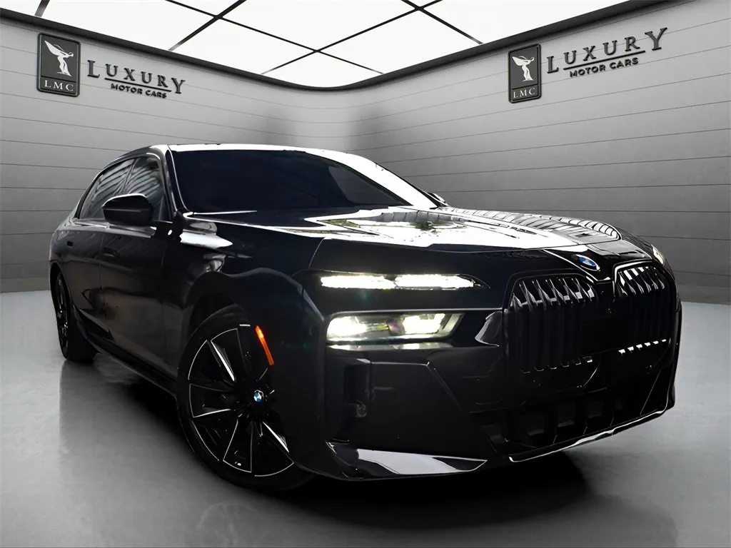 m Used 2023 BMW 7 Series 760i xDrive for sale in Hillside, NJ