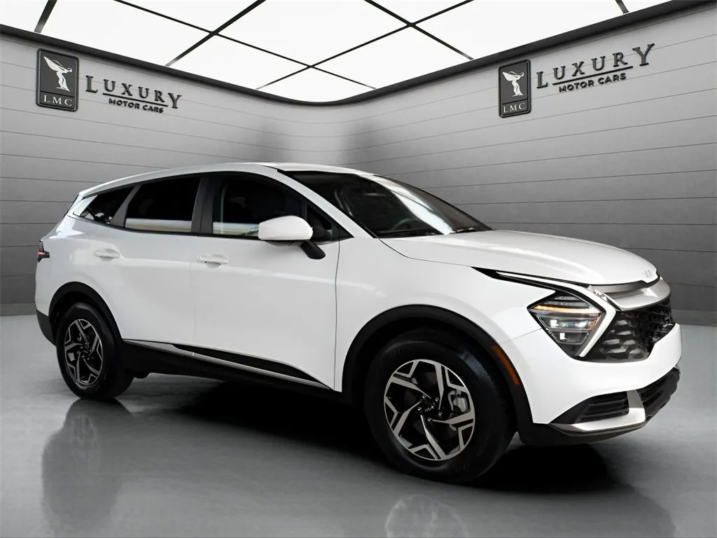 White 2024 Kia Sportage LX for sale in Hillside, NJ