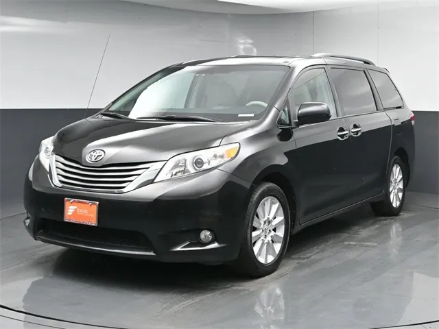 2012 Toyota Sienna XLE for sale in Hightstown, NJ