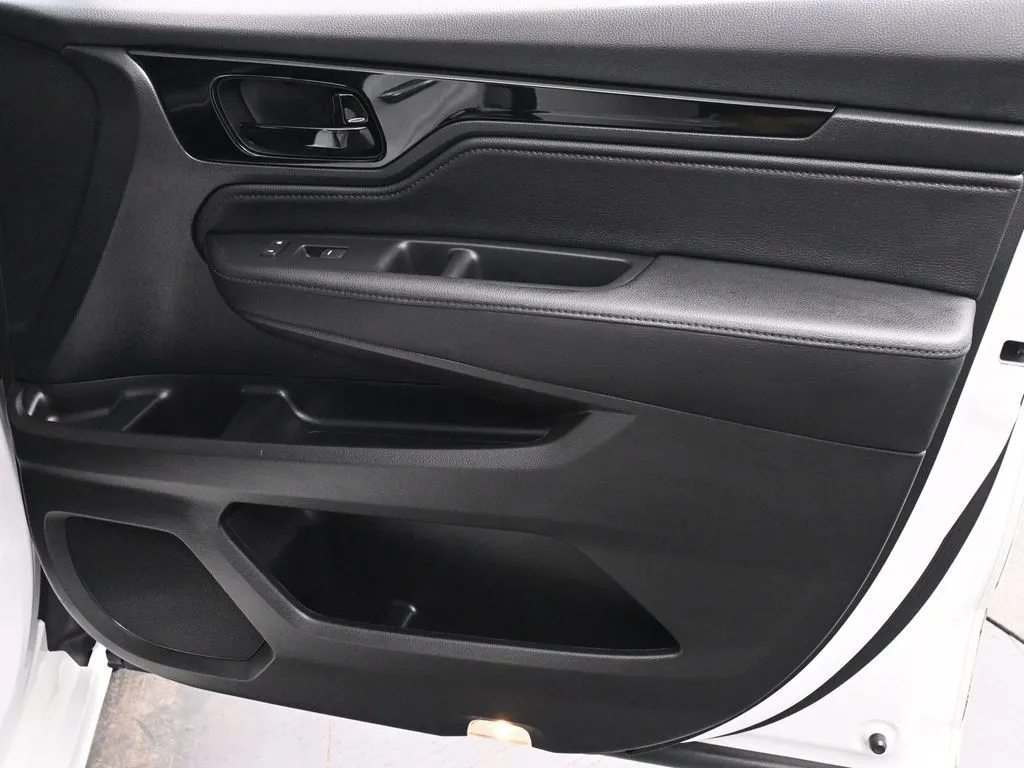 2023 Honda Odyssey Elite - Photo 18