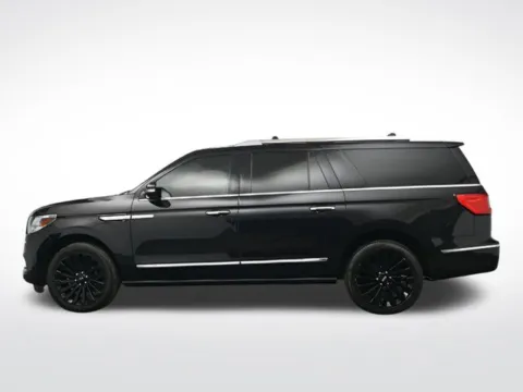 Another view of 2019 Lincoln Navigator L L Reserve for sale in Hightstown, NJ at Excel Auto Lounge