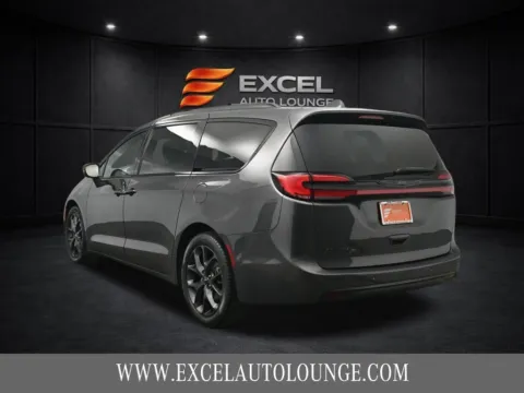More photos of 2022 Chrysler Pacifica Touring L at Excel Auto Lounge, NJ