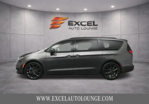 Another view of 2022 Chrysler Pacifica Touring L for sale in Hightstown, NJ at Excel Auto Lounge