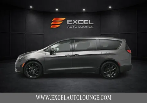 Another view of 2022 Chrysler Pacifica Touring L for sale in Hightstown, NJ at Excel Auto Lounge