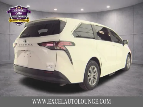 More photos of 2022 Toyota Sienna LE at Excel Auto Lounge, NJ