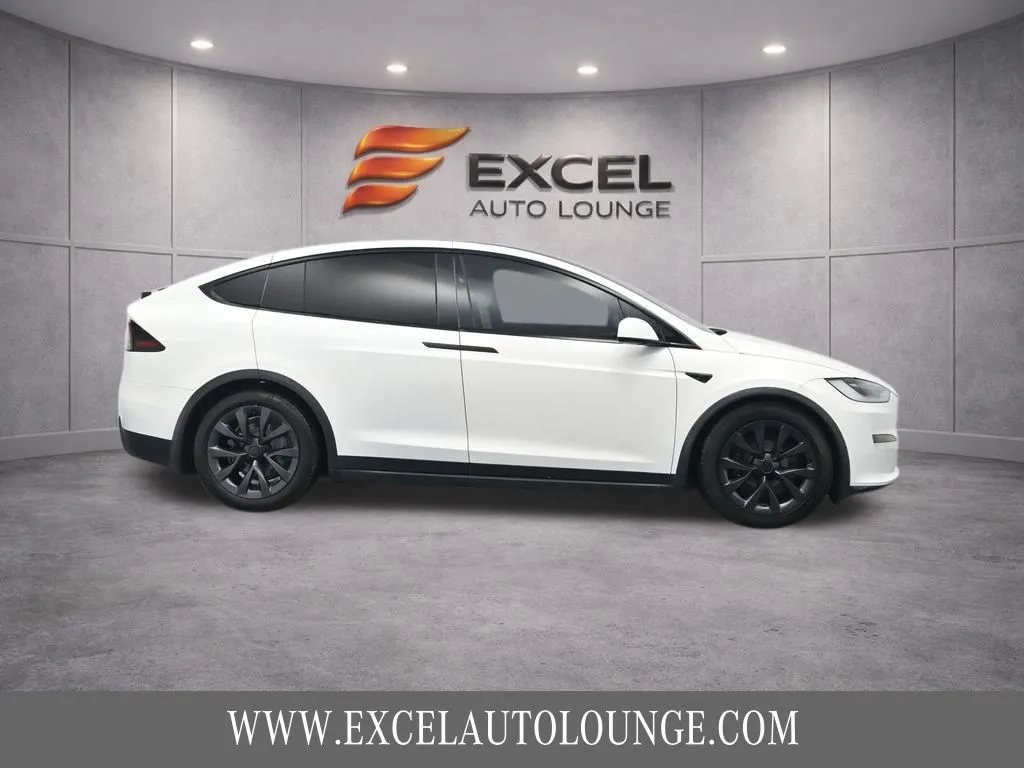 2022 Tesla Model X Long Range - Photo 10