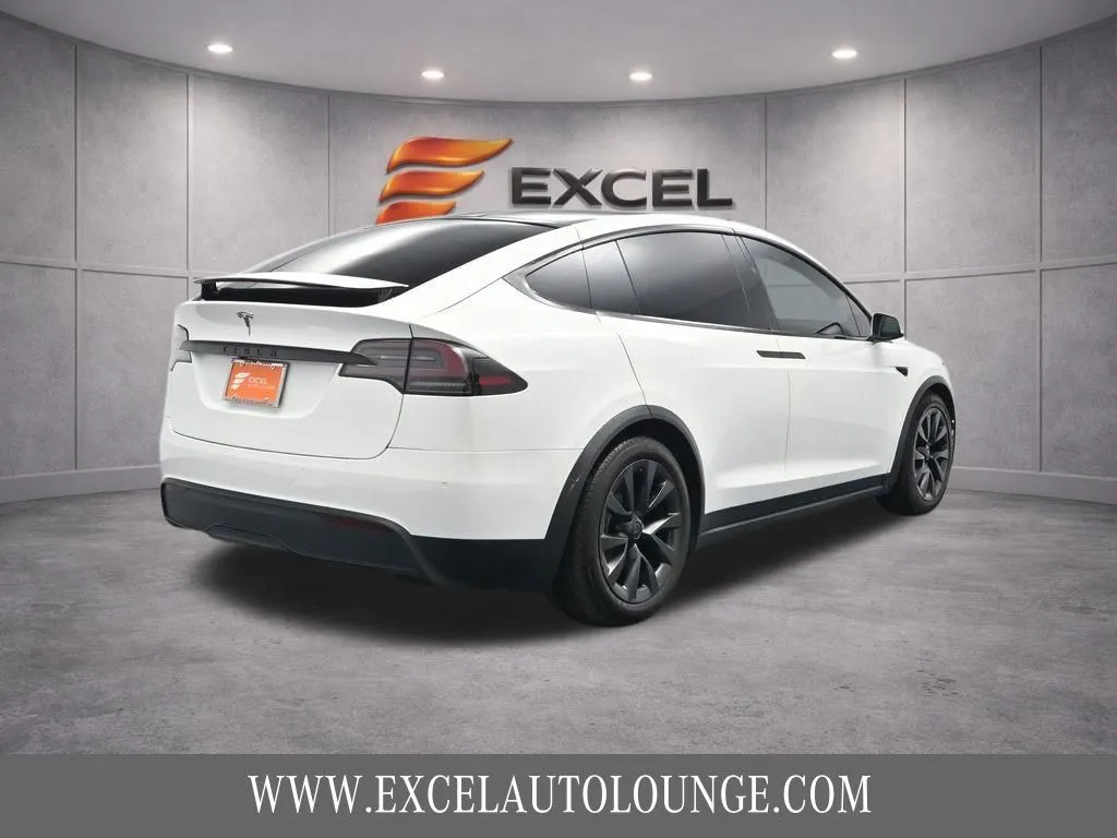 2022 Tesla Model X Long Range - Photo 9