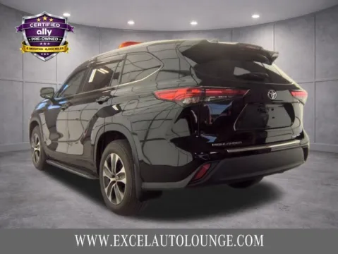 Another view of 2022 Toyota Highlander XLE for sale in Hightstown, NJ at Excel Auto Lounge