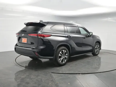 More photos of 2022 Toyota Highlander XLE at Excel Auto Lounge, NJ