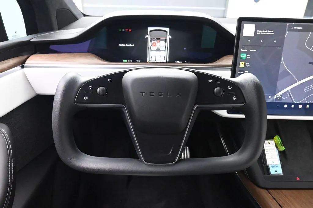 2022 Tesla Model X Long Range - Photo 24