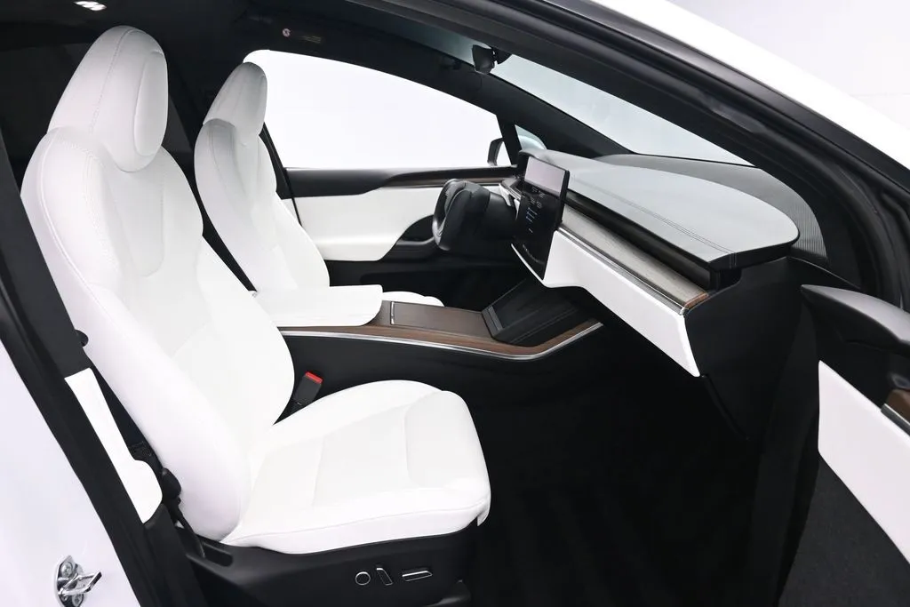 2022 Tesla Model X Long Range - Photo 21