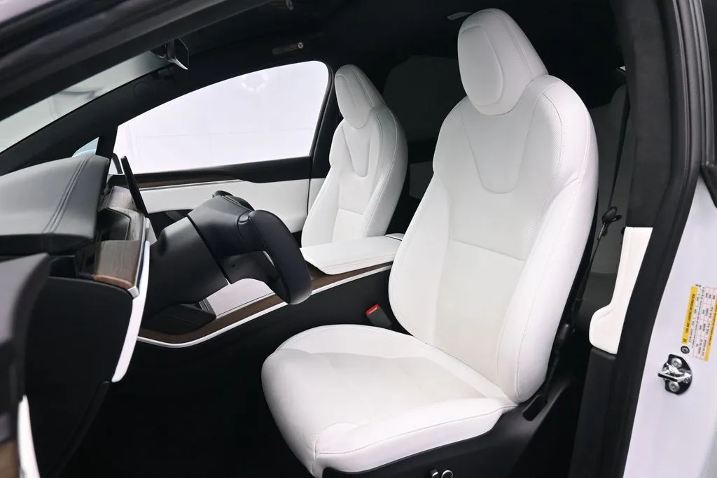2022 Tesla Model X Long Range - Photo 12
