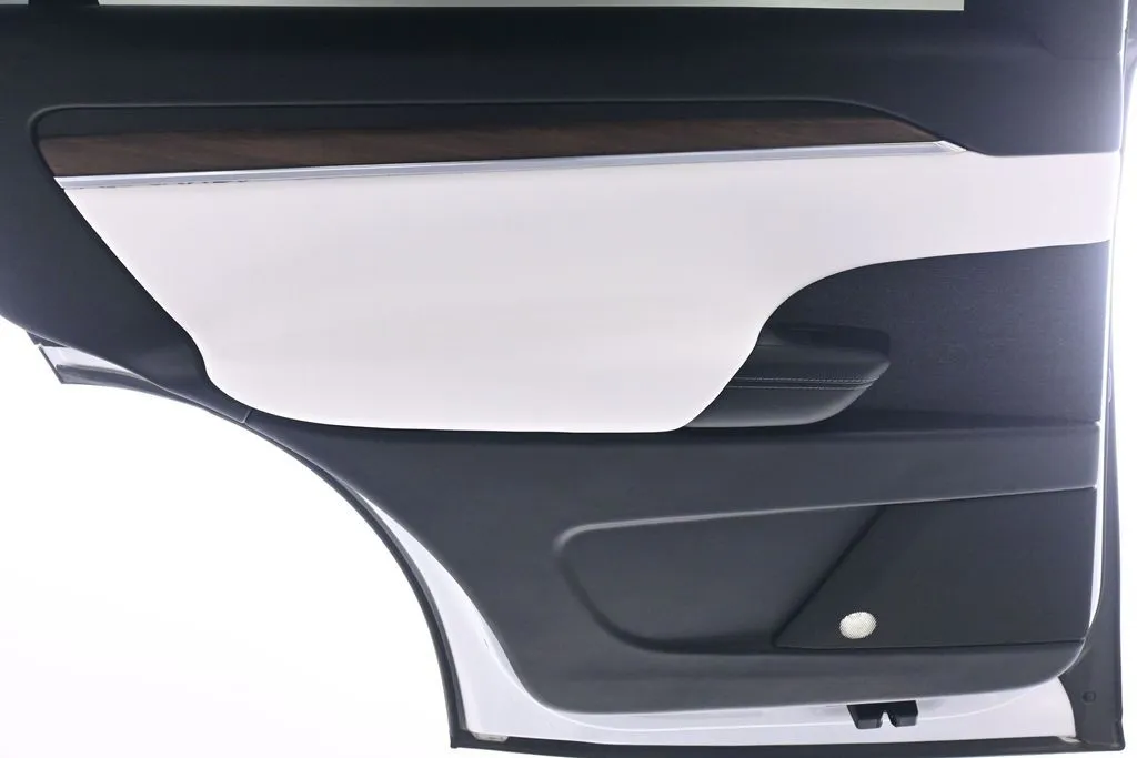 2022 Tesla Model X Long Range - Photo 13