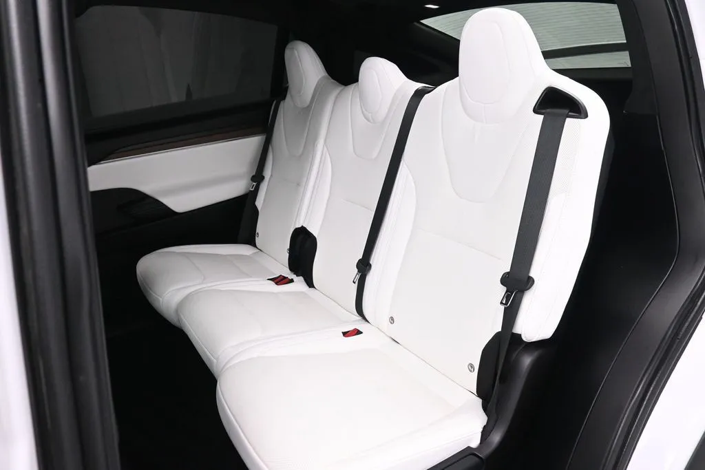 2022 Tesla Model X Long Range - Photo 15