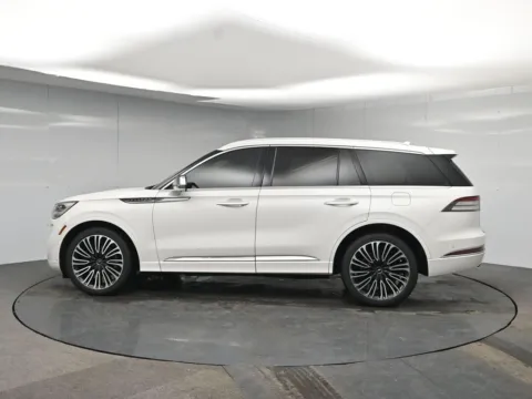 Photos of 2020 Lincoln Aviator Black Label for sale in Hightstown, NJ at Excel Auto Lounge