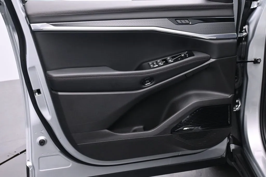 2025 Jeep Wagoneer S Limited - Photo 9
