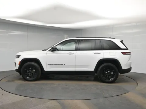 Photos of 2025 Jeep Grand Cherokee Altitude for sale in Hightstown, NJ at Excel Auto Lounge