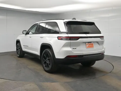 Another view of 2025 Jeep Grand Cherokee Altitude for sale in Hightstown, NJ at Excel Auto Lounge