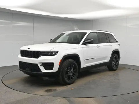 White 2025 Jeep Grand Cherokee Altitude for sale in Hightstown, NJ
