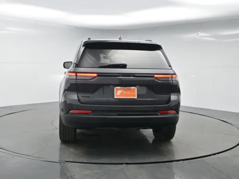 More photos of 2022 Jeep Grand Cherokee Altitude at Excel Auto Lounge, NJ