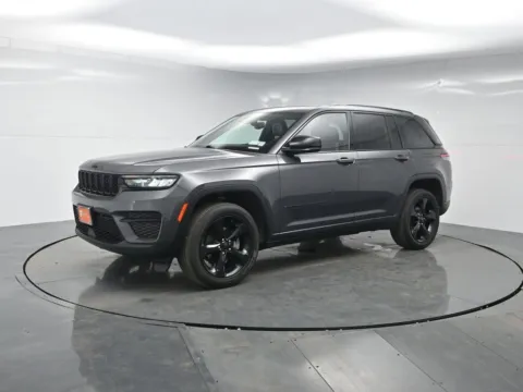 Gray 2022 Jeep Grand Cherokee Altitude for sale in Hightstown, NJ