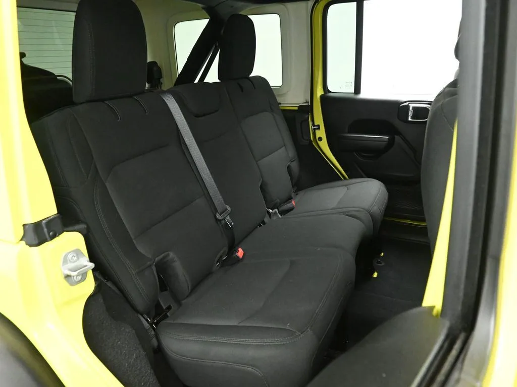 2022 Jeep Wrangler Unlimited High Tide - Photo 18