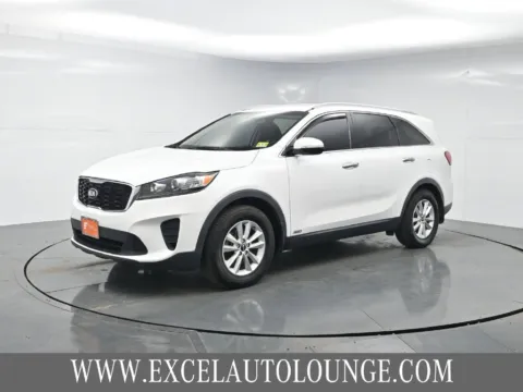 White 2019 Kia Sorento LX for sale in Hightstown, NJ