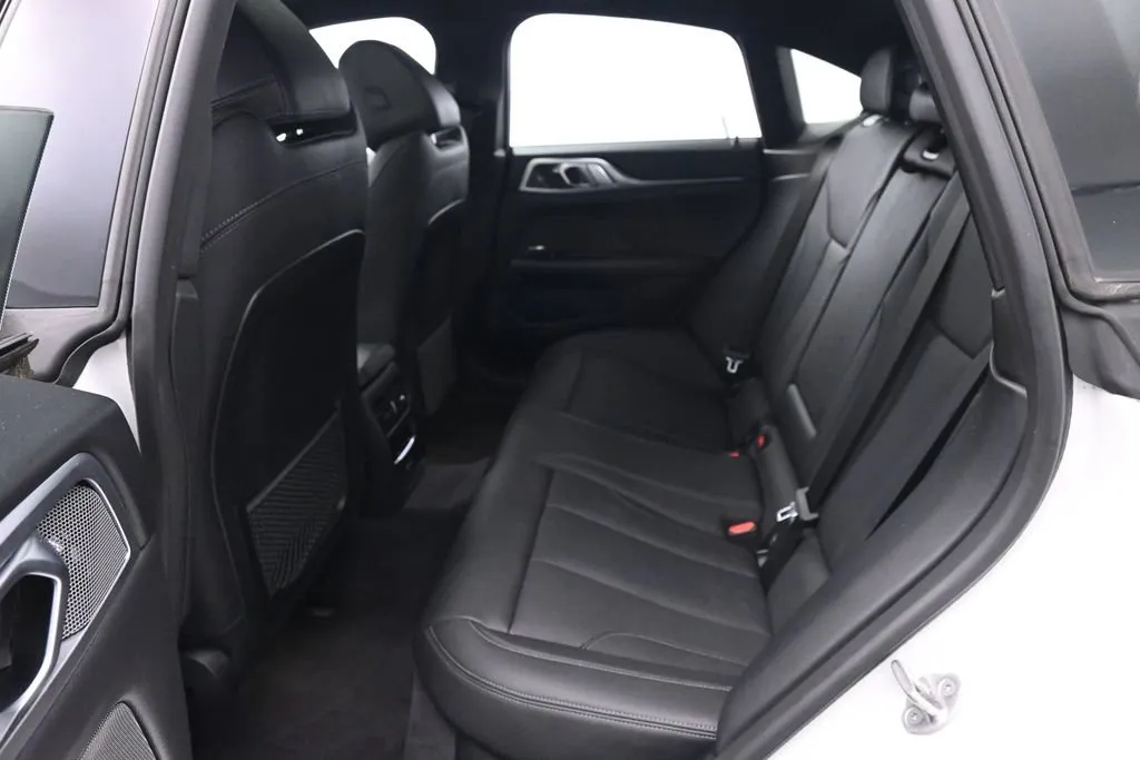 2023 BMW i4 35 - Photo 14