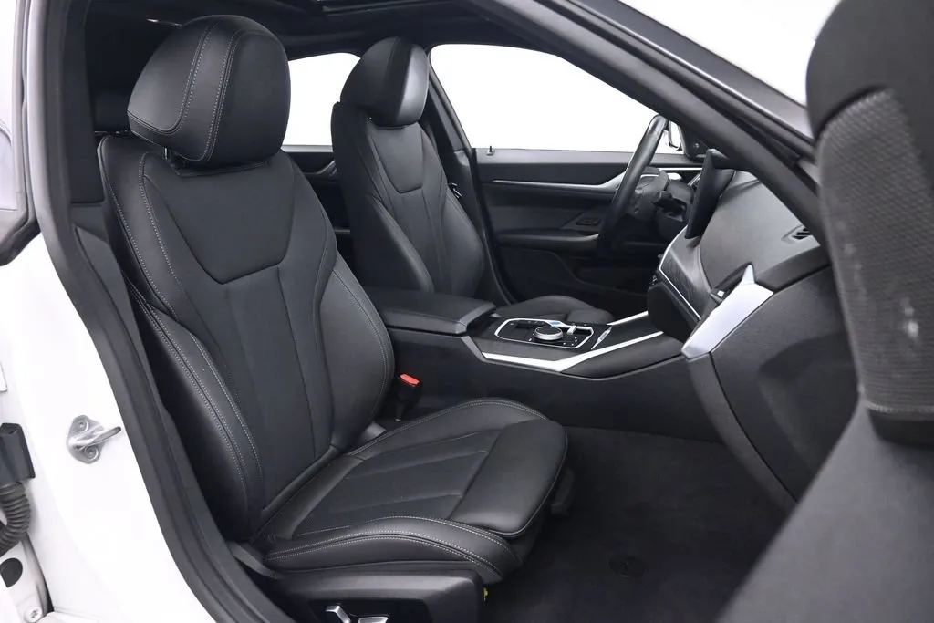 2023 BMW i4 35 - Photo 22