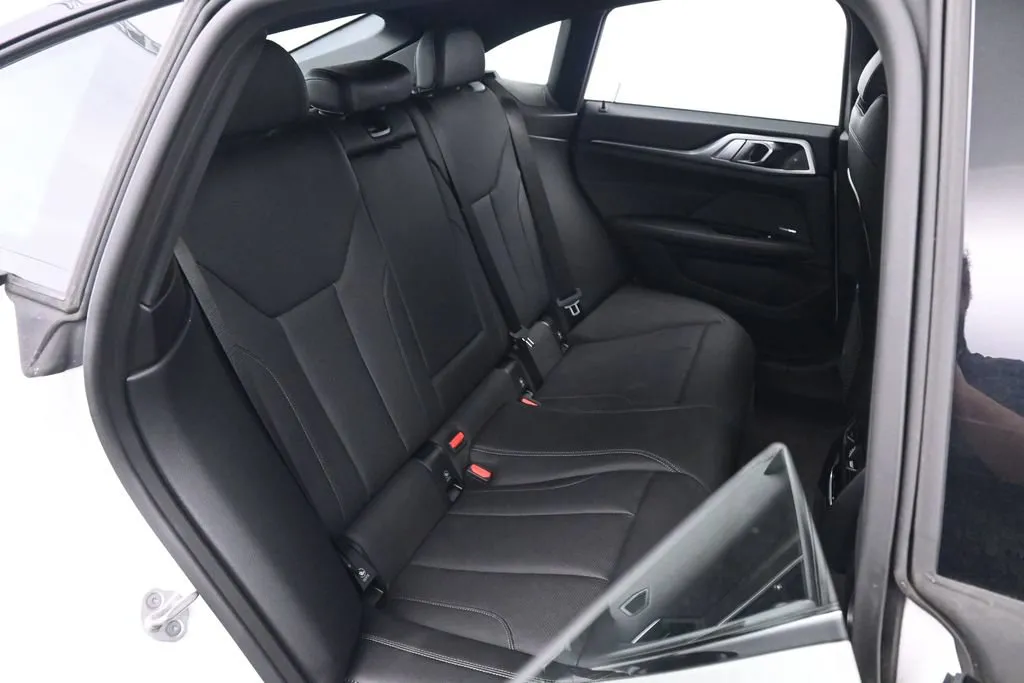 2023 BMW i4 35 - Photo 18