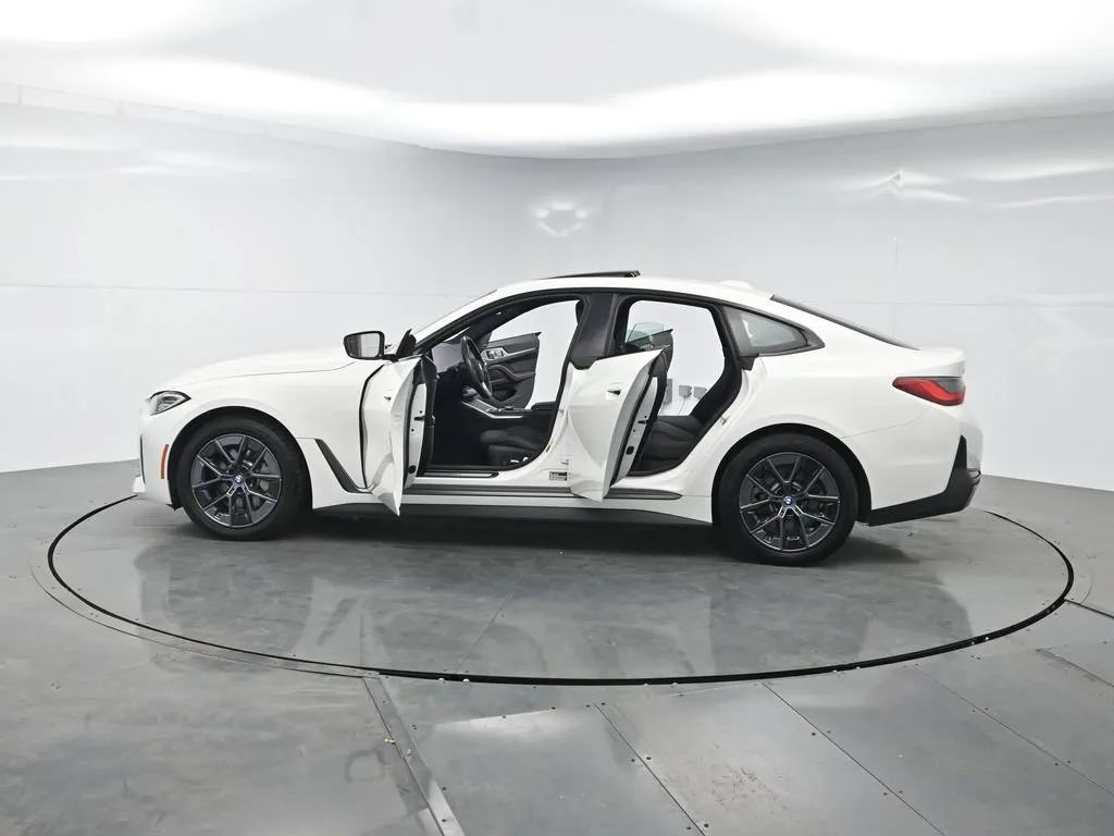 2023 BMW i4 35 - Photo 53