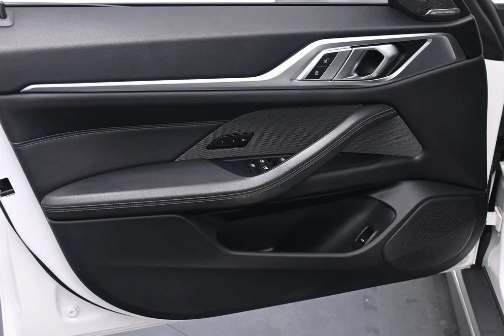 2023 BMW i4 35 - Photo 9