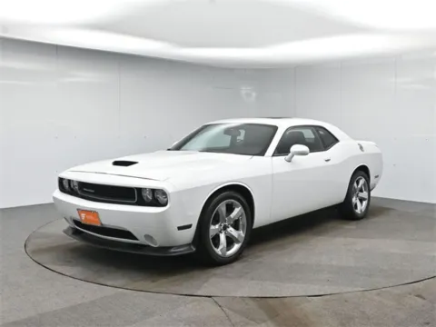 White 2013 Dodge Challenger SXT for sale in Hightstown, NJ