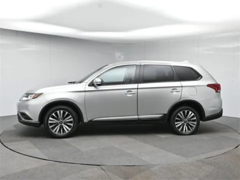 Photos of 2020 Mitsubishi Outlander SEL for sale in Hightstown, NJ at Excel Auto Lounge