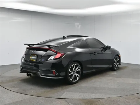 More photos of 2017 Honda Civic Si at Excel Auto Lounge, NJ