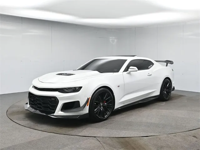 White 2020 Chevrolet Camaro SS for sale in Hightstown, NJ