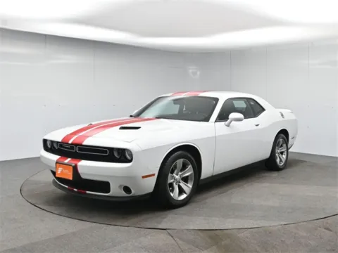 White 2015 Dodge Challenger SXT for sale in Hightstown, NJ